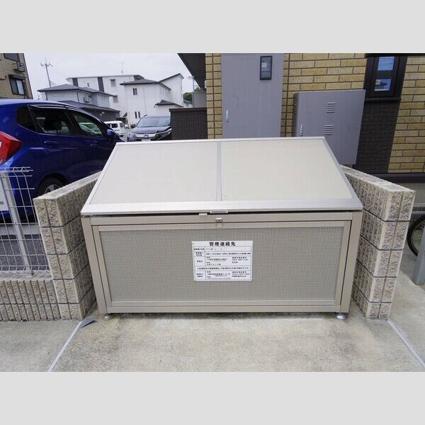 現地周辺 (ゴミストッカー)