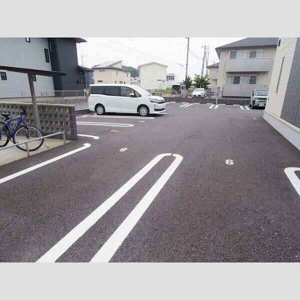 駐車場 (駐車場)
