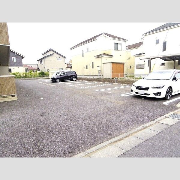 駐車場 (駐車場)