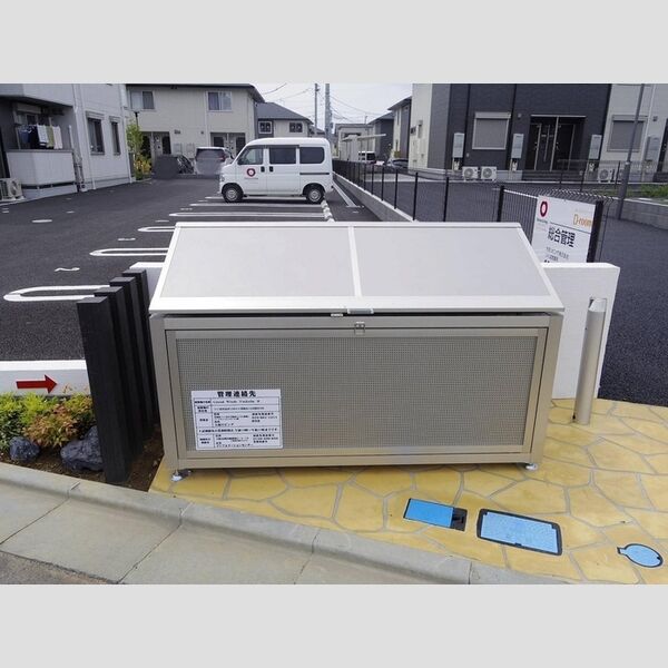 現地周辺 (ゴミストッカー)