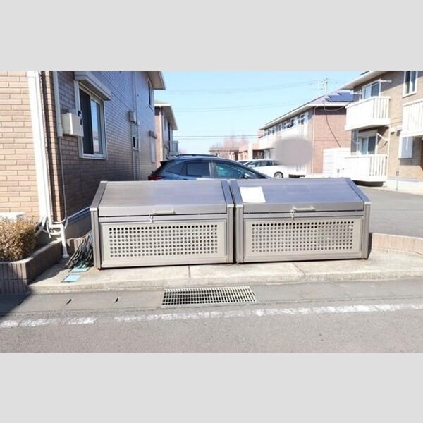 現地周辺 (ゴミストッカー)