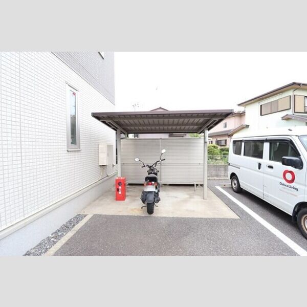 現地周辺 (駐輪場)