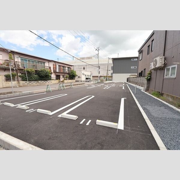 駐車場 (駐車場)