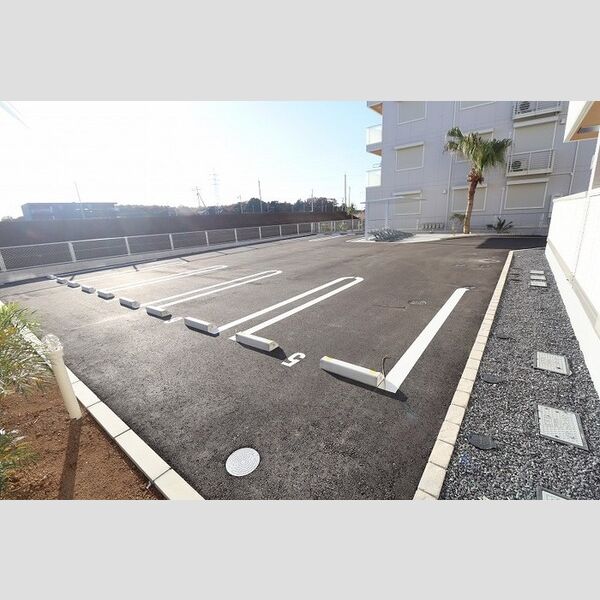 駐車場 (駐車場)