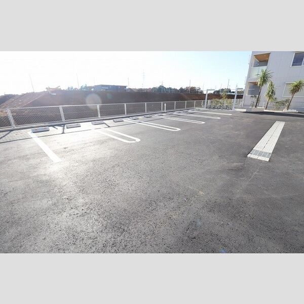 駐車場 (駐車場)