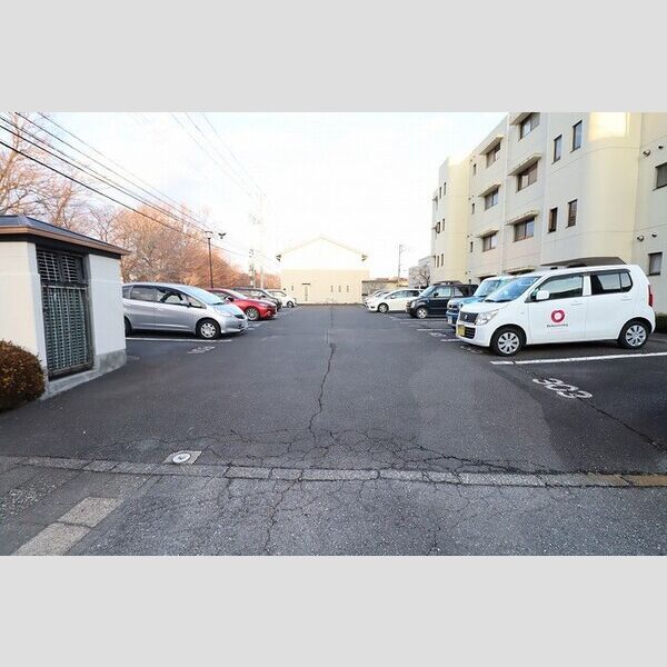 駐車場 (駐車場)