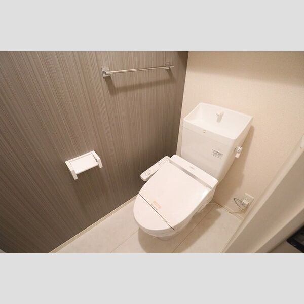 トイレ (温水洗浄暖房便座)