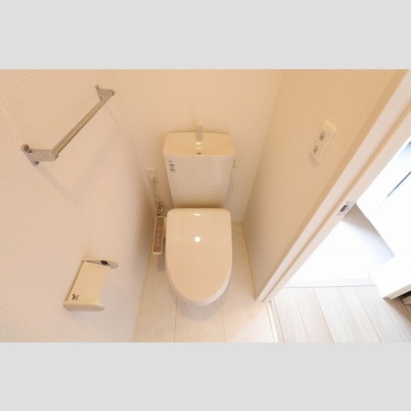 トイレ (温水洗浄暖房便座)