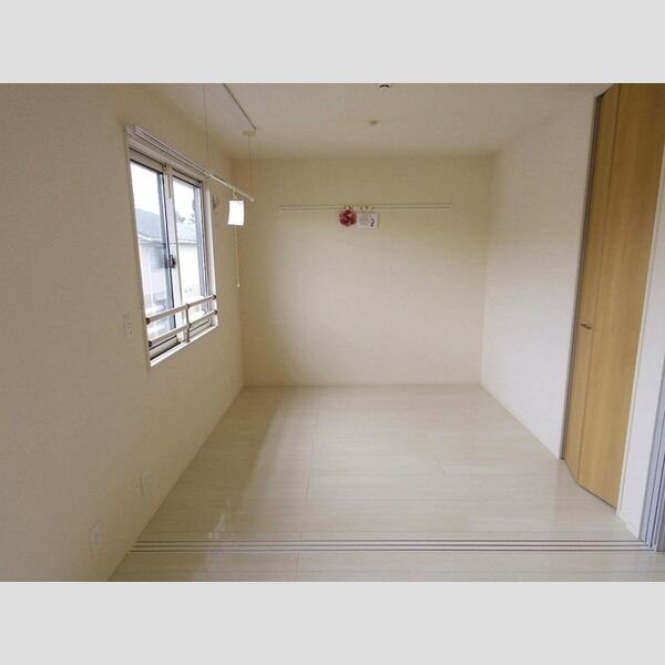 その他 (洋室(室内物干し付き))