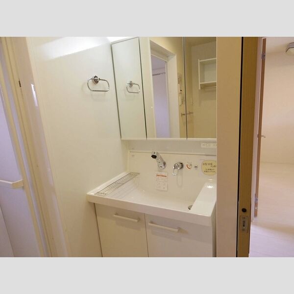 洗面所 (洗髪洗面化粧台(三面鏡))