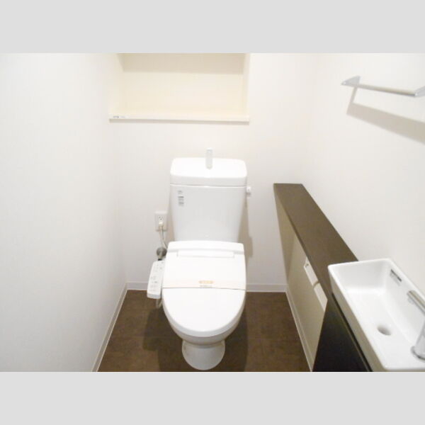 トイレ (706　温水洗浄暖房便座)