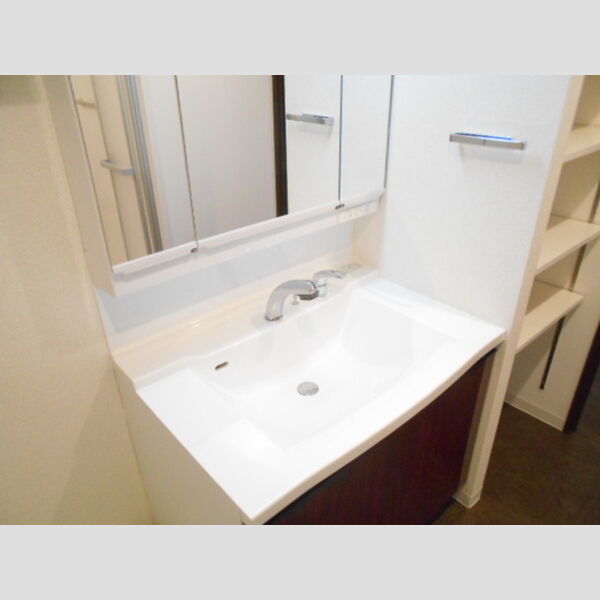 洗面所 (706　洗髪洗面化粧台(三面鏡))