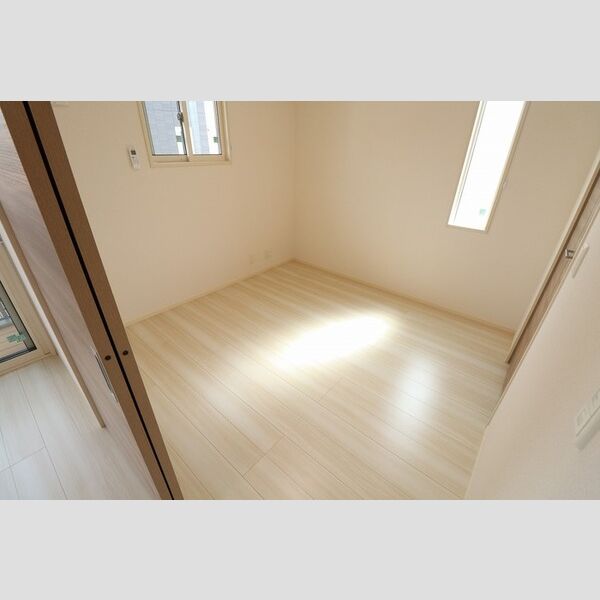 その他 (洋室)