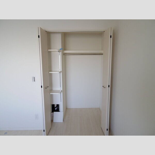 収納 (クローゼット(建設中))