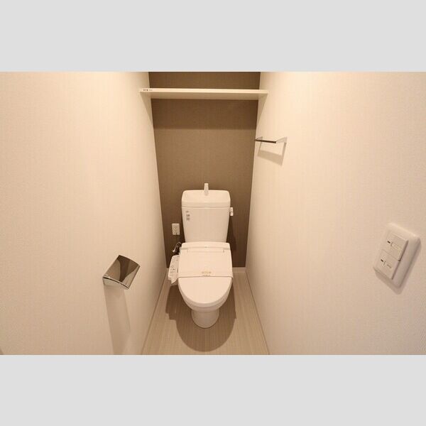 トイレ (温水洗浄暖房便座)