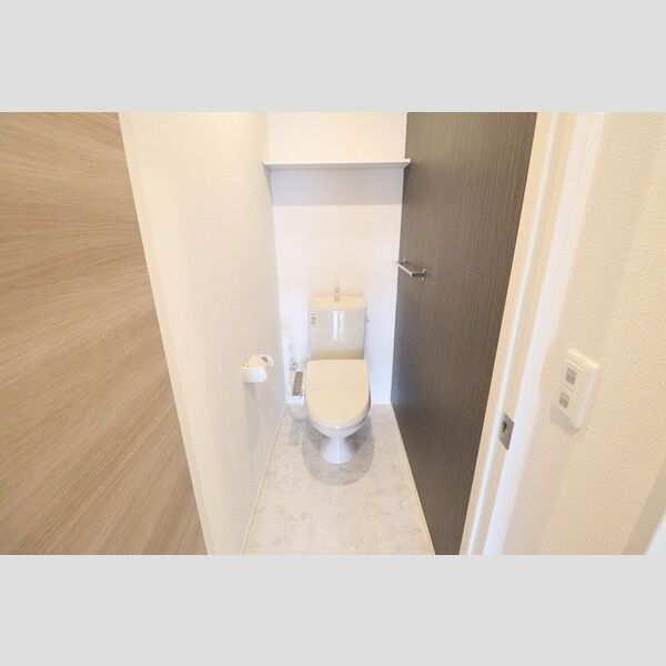 トイレ (温水洗浄暖房便座)