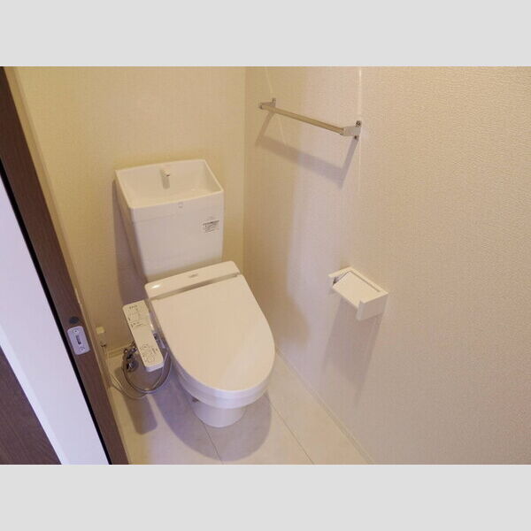 トイレ (温水洗浄暖房便座)