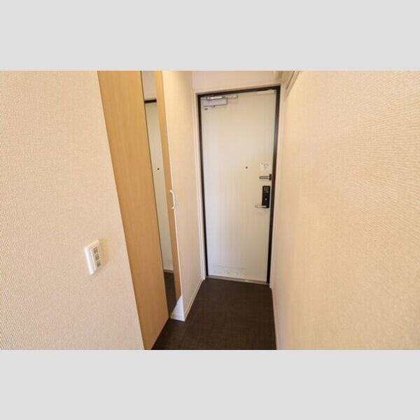 玄関 (シューズクローク)