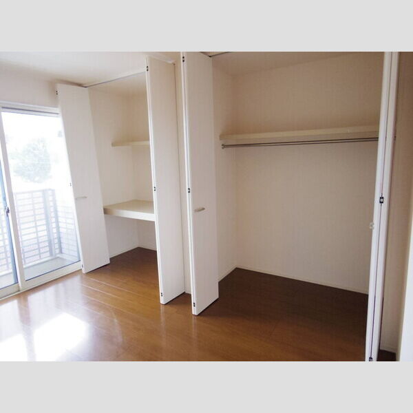 その他 (2F収納)