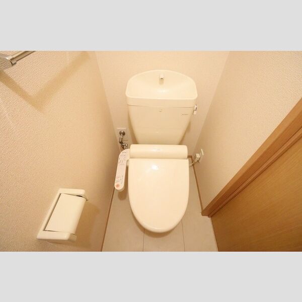 トイレ (温水洗浄暖房便座)