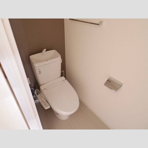 トイレ (温水洗浄便座(建設中))