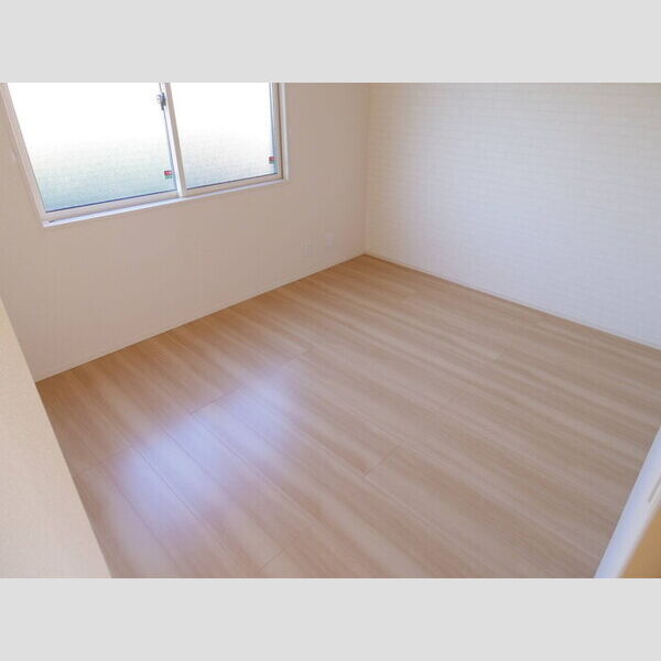 その他 (北側洋室)