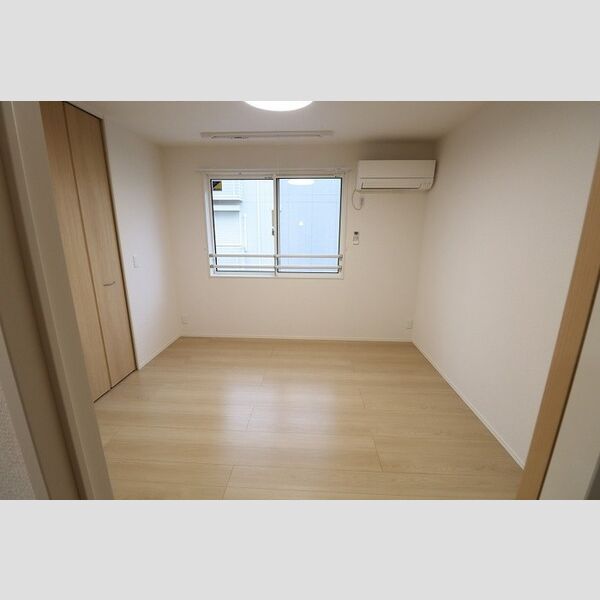 その他 (洋室6・2帖(室内物干し・エアコン・照明付))