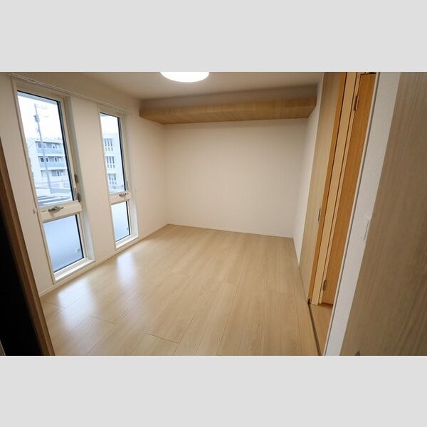 その他 (洋室6・1帖(照明付))