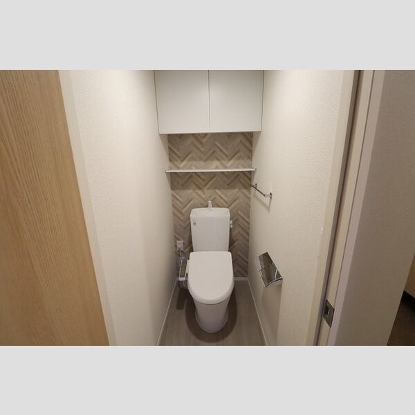 トイレ (温水洗浄暖房便座)