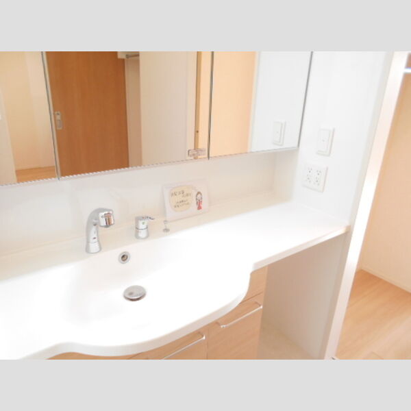 洗面所 (洗髪洗面化粧台(三面鏡))