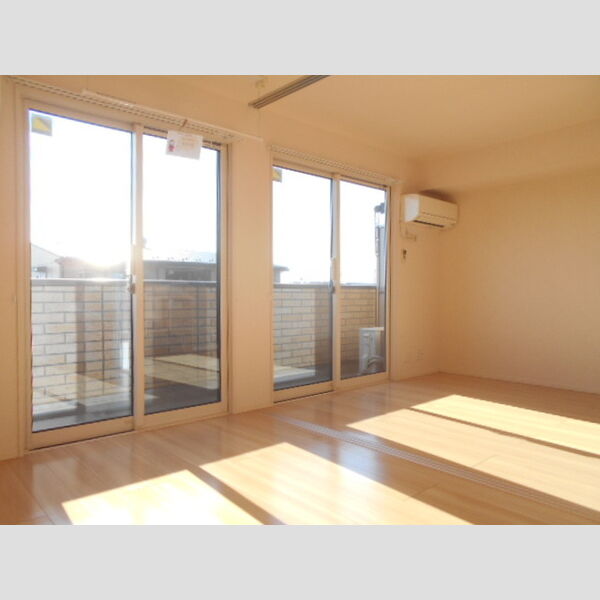 その他 (洋室・リビング(エアコン2台付き))