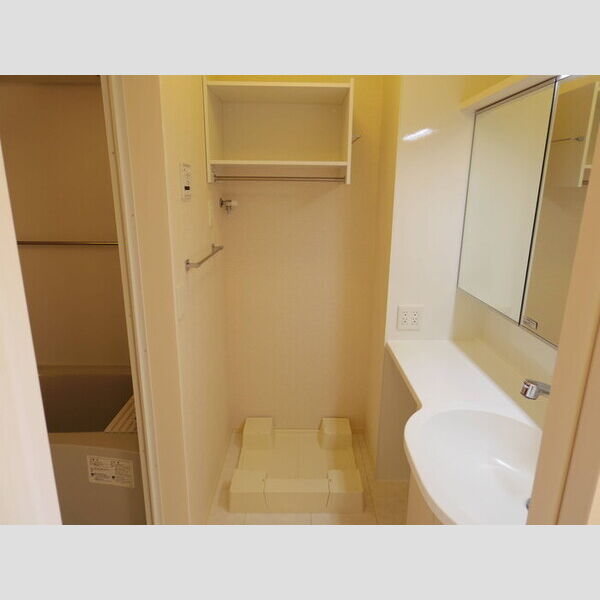 その他 (洗濯機置き場)