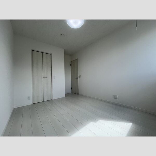 その他 (洋室5.8帖)