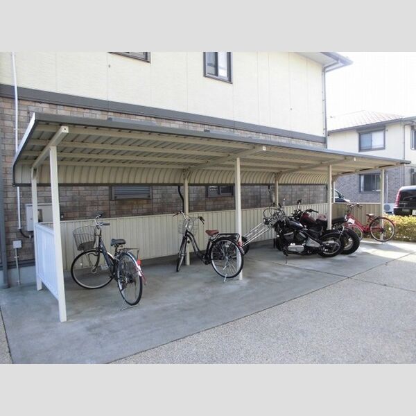 現地周辺 (駐輪場)