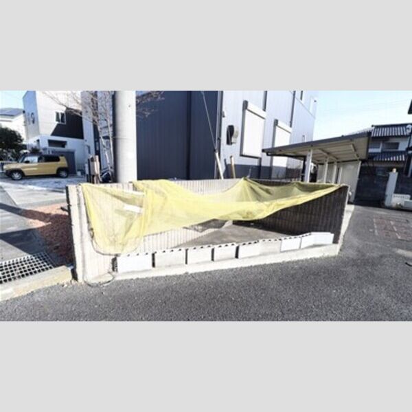 現地周辺 (ゴミストッカー)