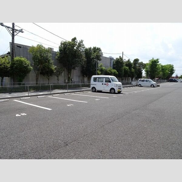 駐車場 (駐車場)