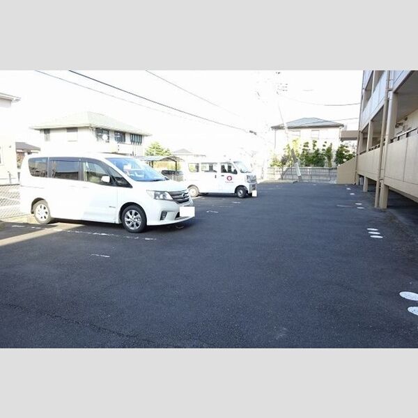 駐車場 (駐車場)