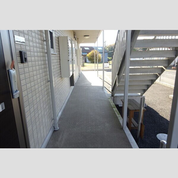 エントランス (1F 通路)
