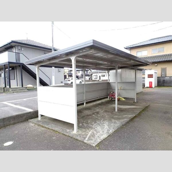 現地周辺 (駐輪場)