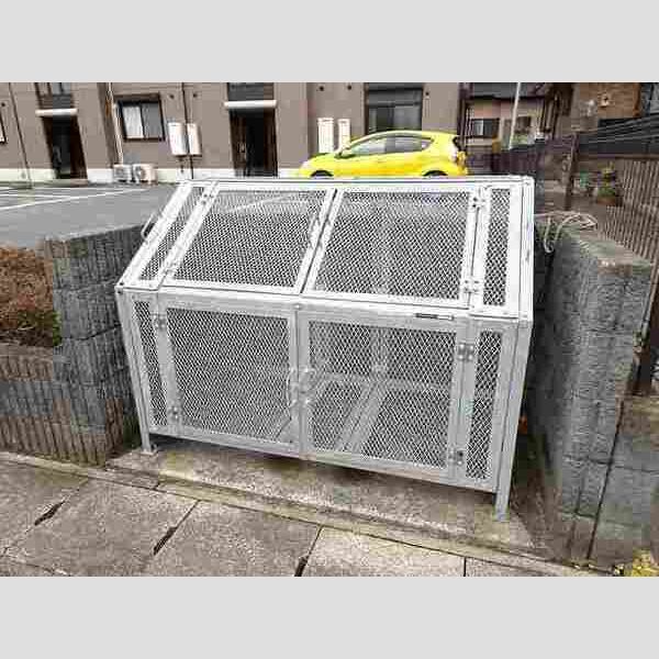 現地周辺 (ゴミストッカー)