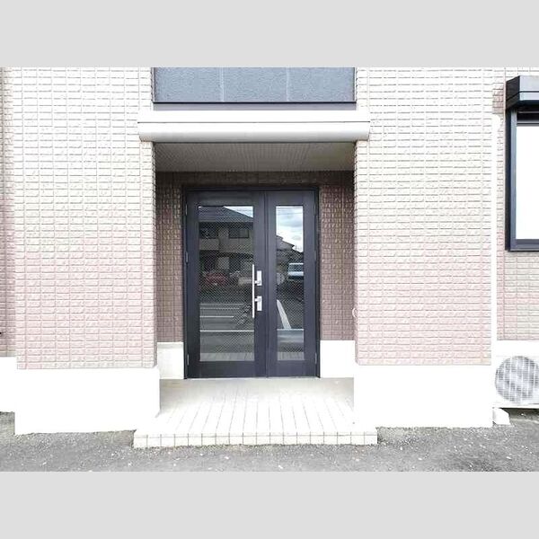 エントランス (エントランス)