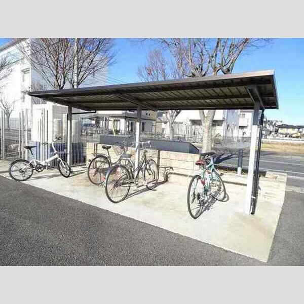 現地周辺 (駐輪場)