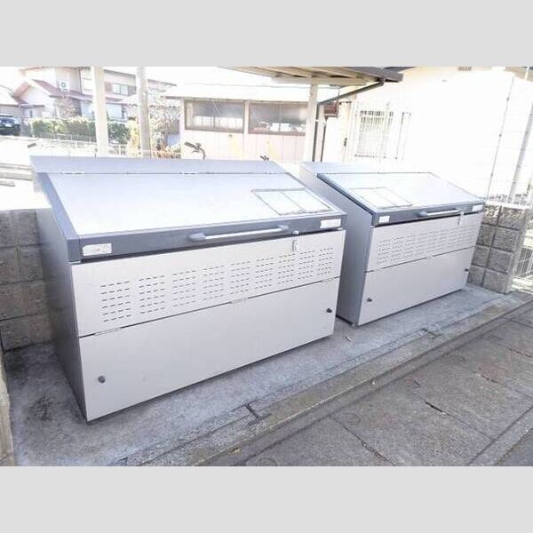 現地周辺 (ゴミストッカー)