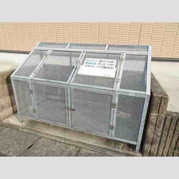 現地周辺 (ゴミストッカー)