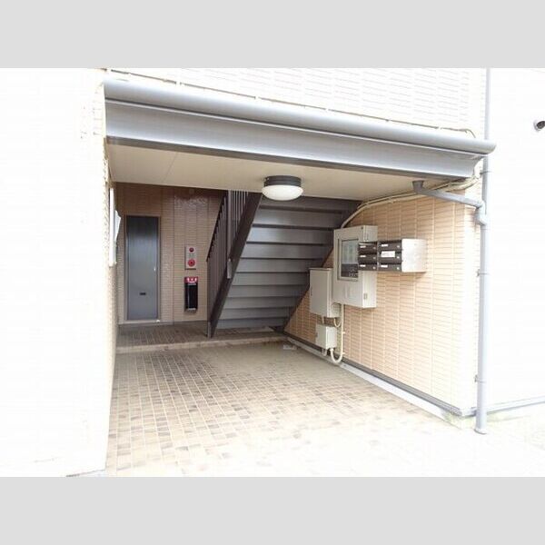 エントランス (エントランス)