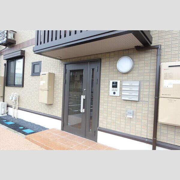 エントランス (エントランスはオートロック付です)