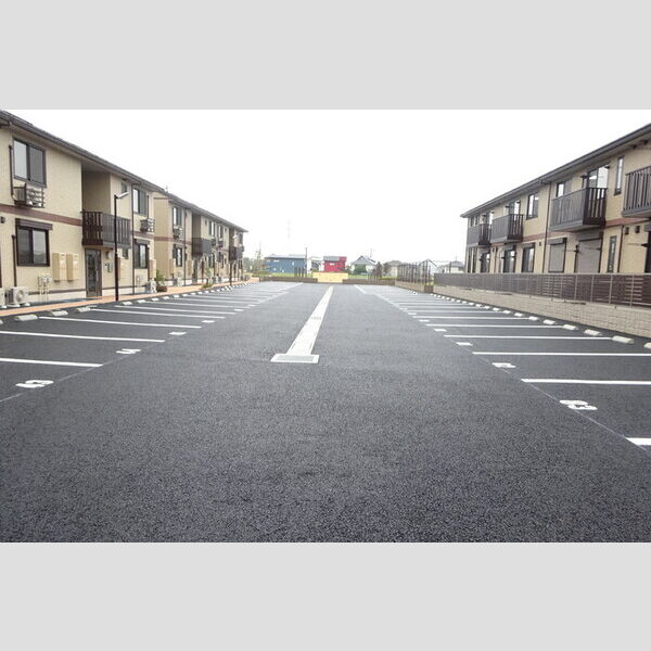 駐車場 (駐車場)