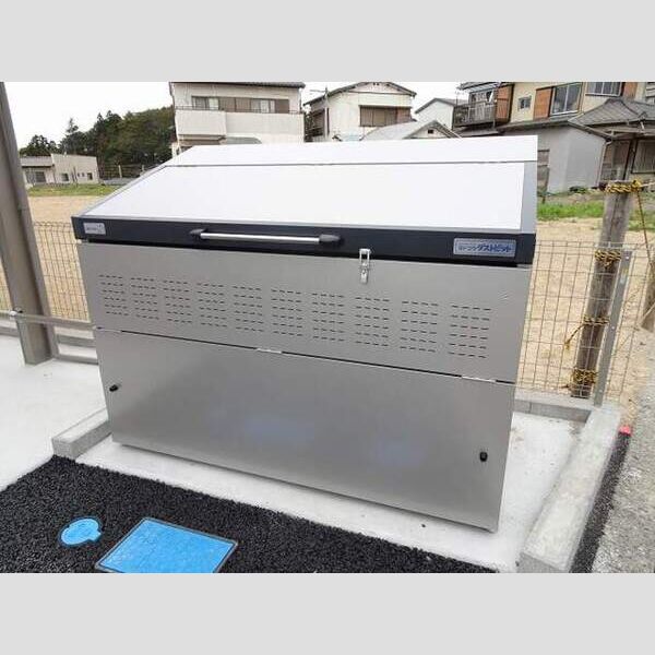 現地周辺 (ゴミストッカー)