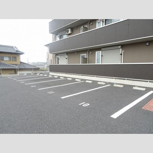 駐車場 (駐車場)