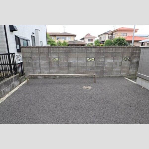 現地周辺 (駐輪場)